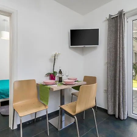 Bernie Opatija, Prime Location, Parking, Open All Year Round Opatija